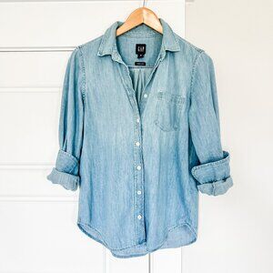 GAP Chambray Long Sleeve Button Down